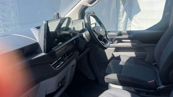 Ford Transit Custom E-320 L1 Rwd 100kW 71kWh H1 Van Limited Auto - Image 9